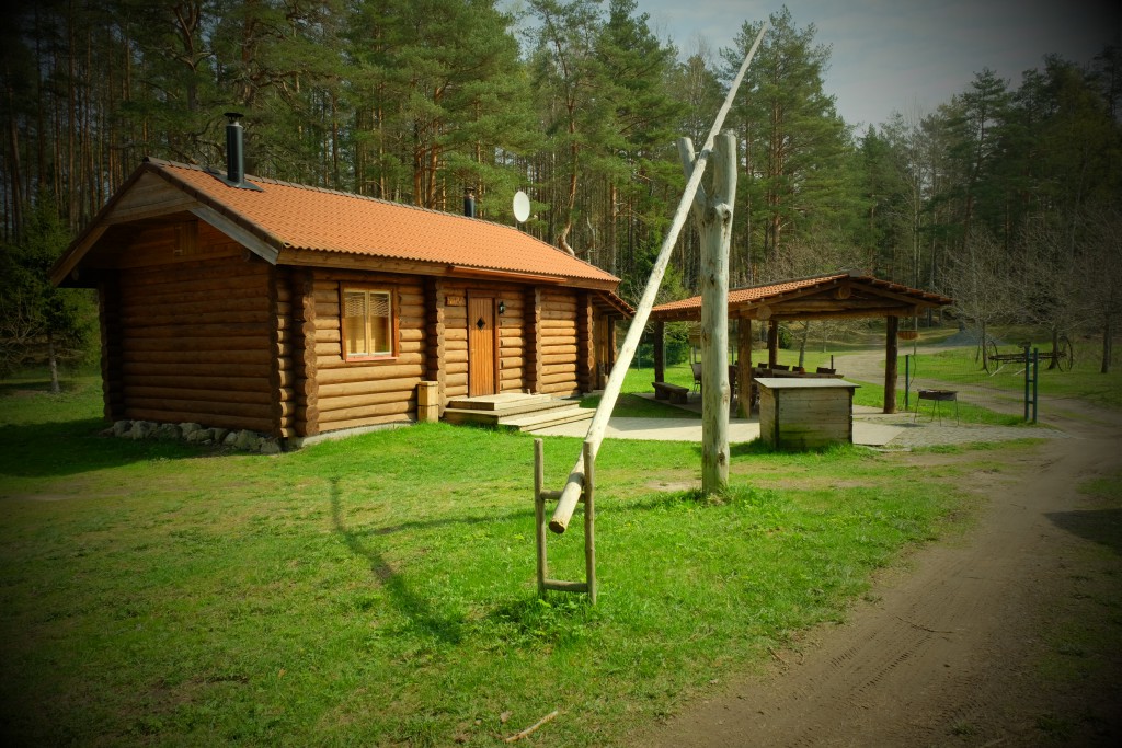 баня Элла . Sauna-Cottage Ella ja katusealune toy Kallaste Turismitalus Padisel Harjumaal - turism - puhkemaja - loomapark - seikluspark www.kallastetalu.ee