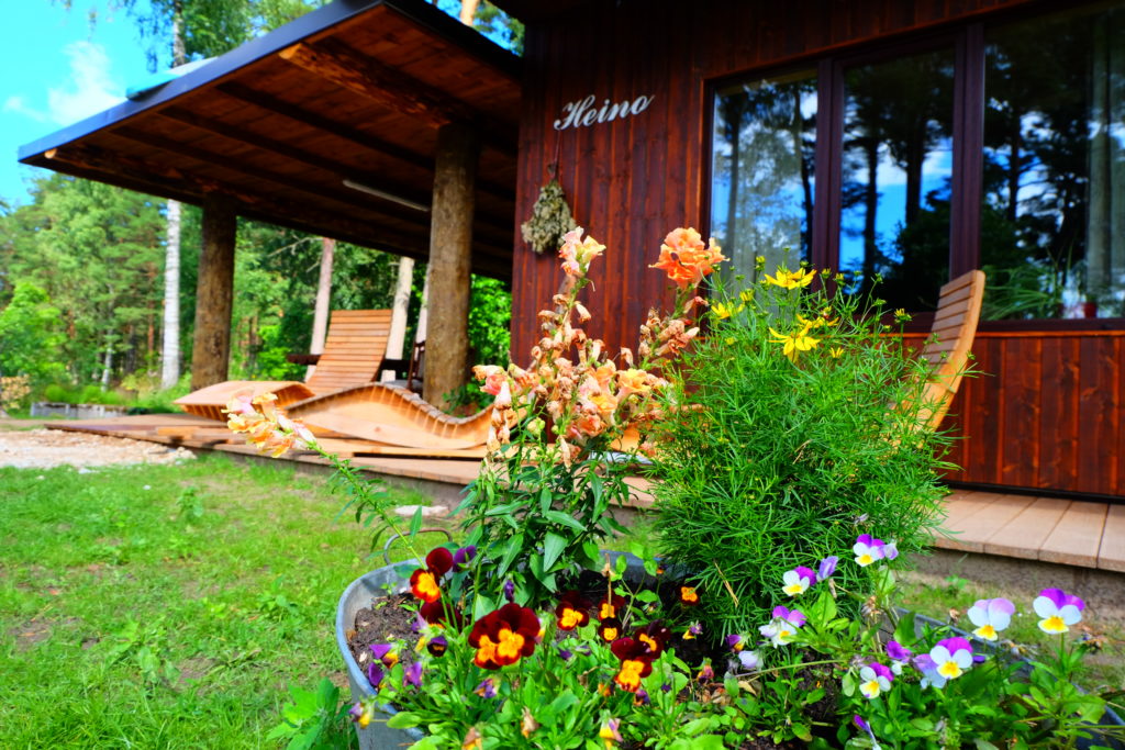 sauna Heino Saunamaja Heino Kallaste Talu- Turismitalu & Holiday Resort. Majutus; Toitlustus; Aktiivne puhkus; Saunad; Elamustalu; Kalju-lava www.kallastetalu.ee