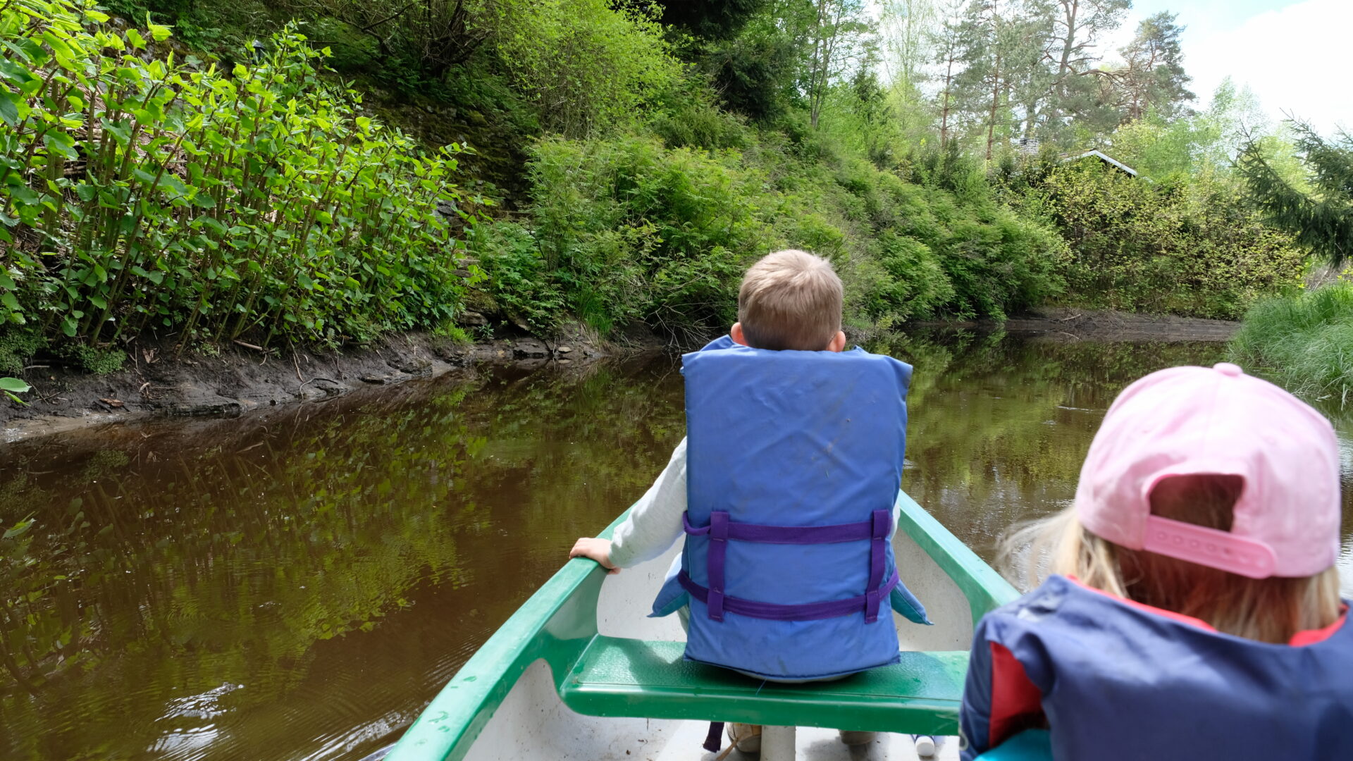 Kanuu Kanuusõit Kloostri jõel Elamustalu Kallaste Turismitalu päevane külastus Ärksa hingega talu