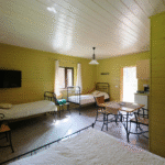 Johannes stuudiokorter Kallaste Turismitalus, lõkkeplats ja rohelus, peresõbralik majutus Padisel, Harjumaal