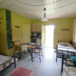 Johannes stuudiokorter Kallaste Turismitalus, lõkkeplats ja rohelus, peresõbralik majutus Padisel, Harjumaal