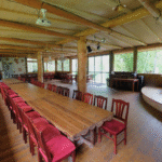 Kallaste Turismitalu peamaja suvesaal Harjumaal – majutus, peoruumid ja peokompleks looduskaunis kohas