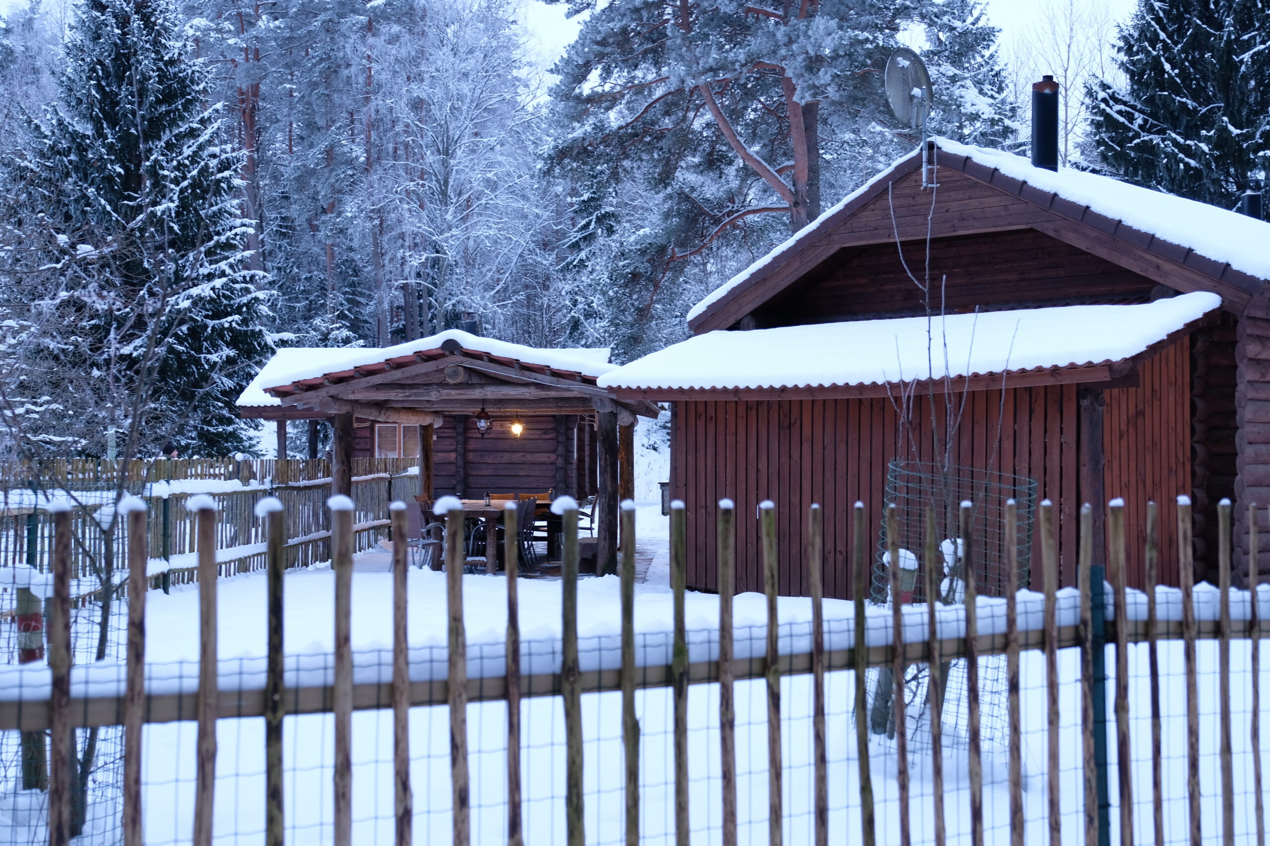 Alumine kompleks talv hanged lumi illustratiivne FB Kallaste Turismitalu Padisel ärksa hingega talu Harjumaal www.kallastetalu.ee