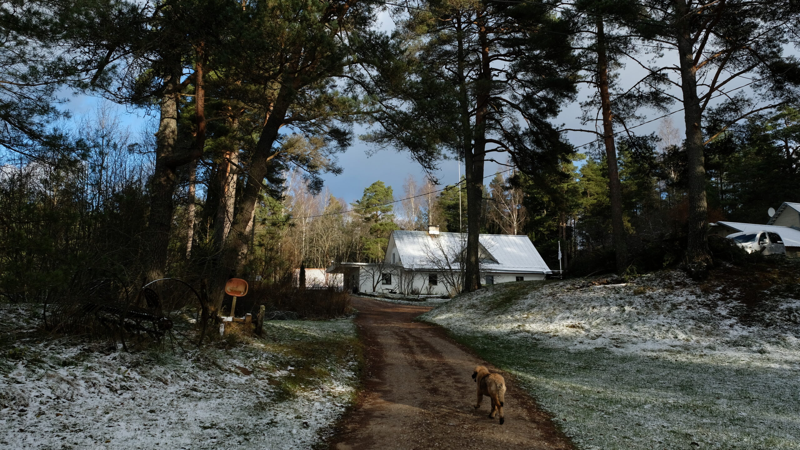 Kallaste Turismitalu peamaja sügis talv päike 2025