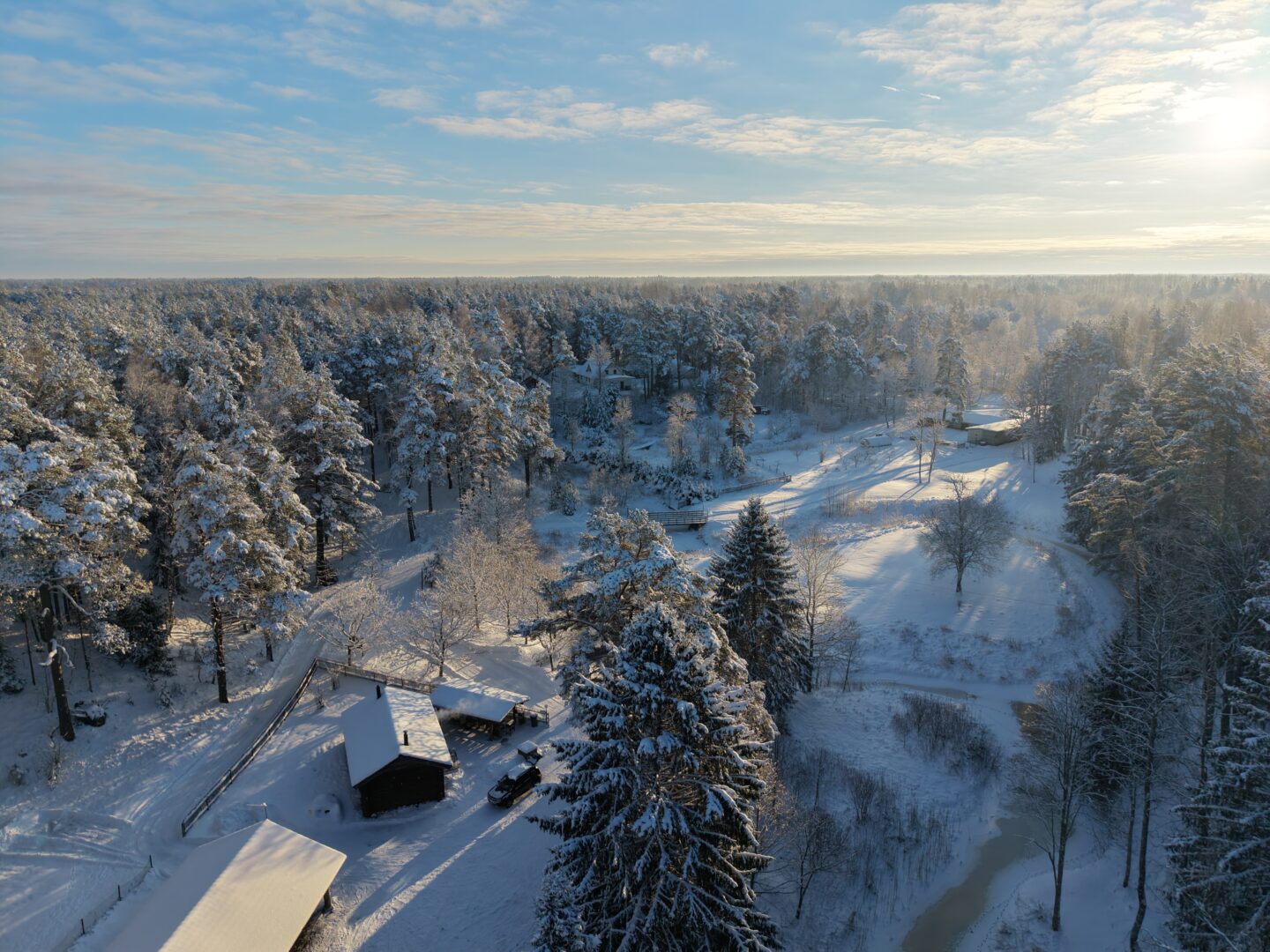 Kallaste Turismitalu territoorium talvel droonipilt